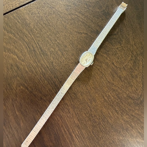 Watch Coated In A Stunning Chrome. Ladies Vintage Mechanical Wind Up Piece - Picture 9 of 11